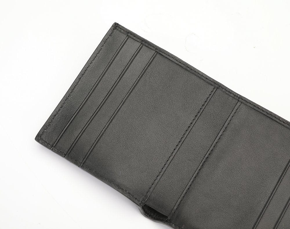 Indulge in luxury with our handmade leather accessories. Our brand specializes in high-quality leather products for both men and women, offering a wide range of leather fashion accessories. From best-selling Italian leather crafts to leather bags, wallets, watch straps, belts, mobile cases, tags, bracelets, jewellery, briefcases, shoulder bags, cardholders, backpacks, cases, and sleeves, we have everything you need to elevate your style.