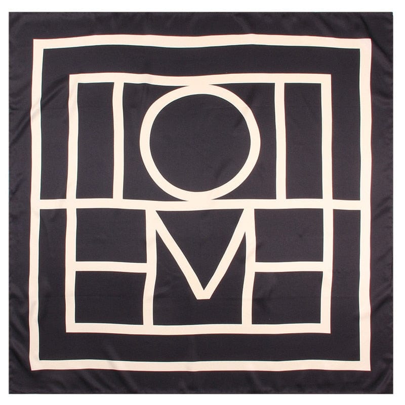 Stylish 100% Mulberry Silk Luxury Design Silk Scarf for Women. Warm, Soft and Lightweight Premium Square Long Silk Scarf for women. Classic Silk Scarf with Wild Animal and Jungle Print Colourful Scarf. Luxury twill Silk women&