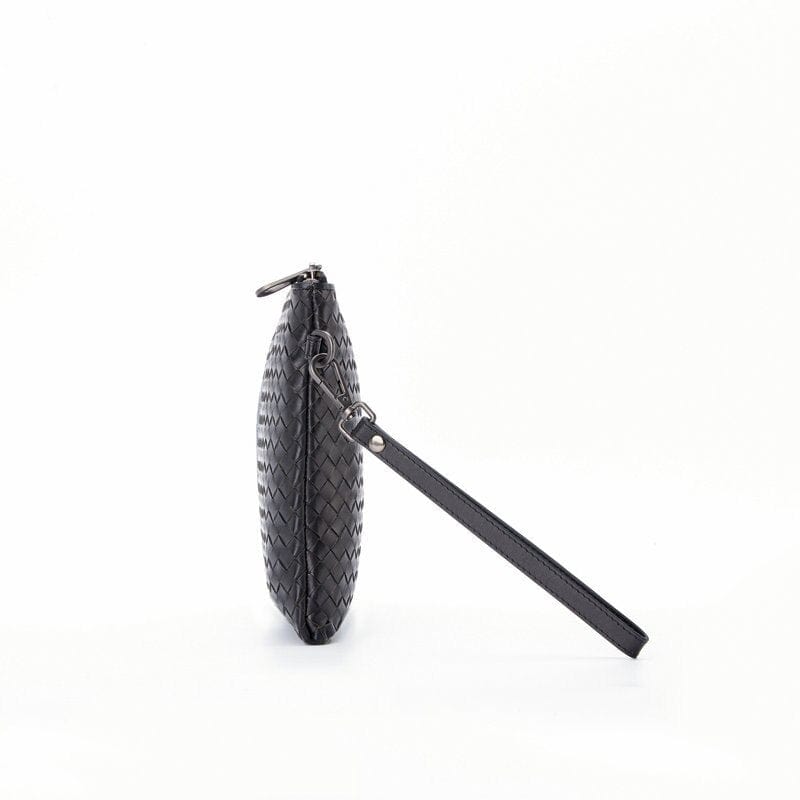 Our leather accessories are designed with elegance in mind and are sure to be the latest trending fashion statement. Give the gift of luxury with our leather products, the perfect choice for anyone looking for stylish, durable and long-lasting leather accessories. Such as Men&
