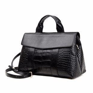 Indulge in luxury with our handmade leather accessories. Our brand specializes in high-quality leather products for both men and women, offering a wide range of leather fashion accessories. From best-selling Italian leather crafts to leather bags, wallets, watch straps, belts, mobile cases, tags, bracelets, jewellery, briefcases, shoulder bags, cardholders, backpacks, cases, and sleeves, we have everything you need to elevate your style.