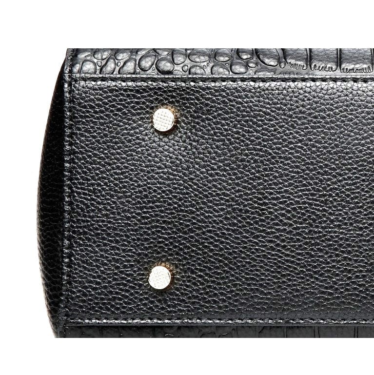 Give the gift of luxury with our Luxury Designed leather products and Accessories, the perfect choice for anyone looking for stylish, durable and long-lasting leather accessories. Such as Best Selling Women&