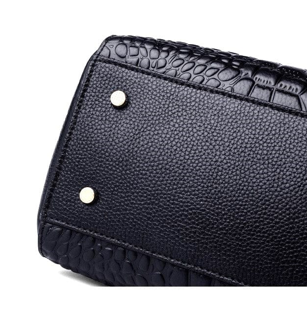 Give the gift of luxury with our Luxury Designed leather products and Accessories, the perfect choice for anyone looking for stylish, durable and long-lasting leather accessories. Such as Best Selling Women&